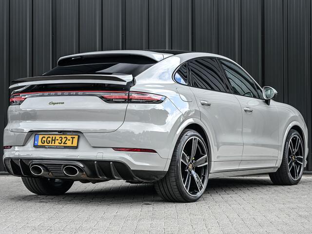 Porsche CAYENNE Coupé 3.0 E-Hybrid Platinum Edition | Sport design pack | GT uitlaat | Techart spoiler Sport chrono | Panorama dak | Bose sound | 360 camera | Ambiance interieur |