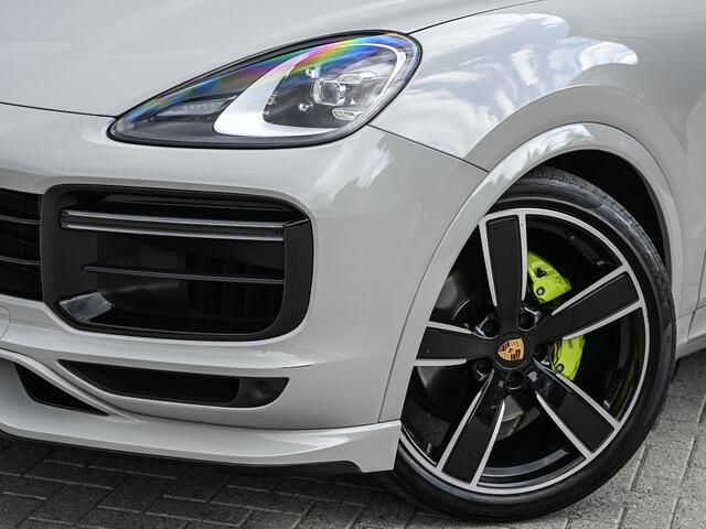 Porsche CAYENNE Coupé 3.0 E-Hybrid Platinum Edition | Sport design pack | GT uitlaat | Techart spoiler Sport chrono | Panorama dak | Bose sound | 360 camera | Ambiance interieur |