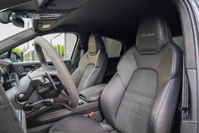 Porsche CAYENNE Coupé 4.0 Turbo E-Hybrid GT | NAP! | TECHART | LICHTGEWICHT PAKKET | BURMESTER | 4WIELSTUURING | HUD | KERAMISCH |