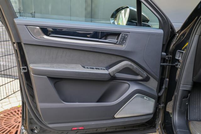 Porsche CAYENNE Coupé 4.0 Turbo E-Hybrid GT | NAP! | TECHART | LICHTGEWICHT PAKKET | BURMESTER | 4WIELSTUURING | HUD | KERAMISCH |