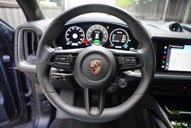 Porsche CAYENNE 3.0 E-Hybrid Black Edition / Sportdesign Pakket / Sportuilaat