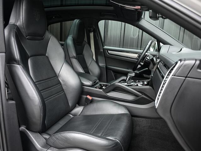 Porsche CAYENNE Coupé 3.0 E-Hybrid