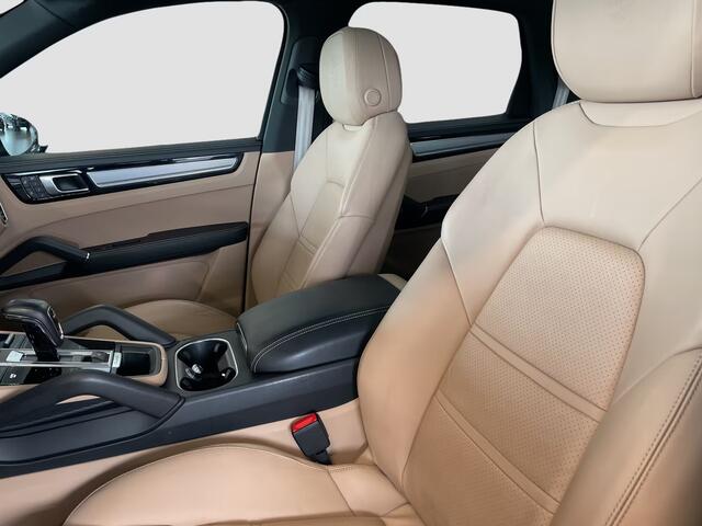 Porsche CAYENNE 3.0 E-Hybrid Platinum Edition | PANORAMADAK | TREKHAAK | BOSE | LUCHTVERING |