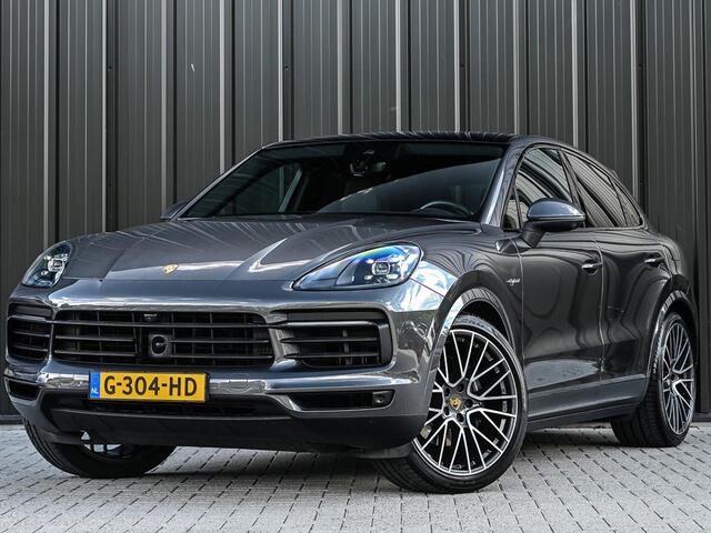 Porsche CAYENNE Coupé 3.0 E-Hybrid | NL Auto | Dealer Onderhouden | 18-Wegs Memory Seats | Panoramadak | 360 Camera | Luchtvering | Bose | Sport Chrono | Stoelventilatie | Stuur verwarmd | Soft Close | Trekhaak |