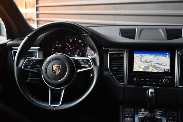 Porsche MACAN 2.0 | Camera | Comfortstoelen 14-wegs | Adaptief demping systeem | DAB | Orig. NL |