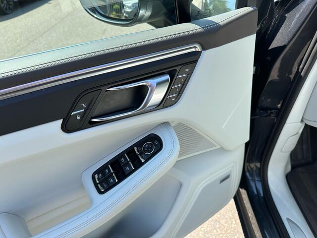 Porsche MACAN 2.0 245 pk Sport-Chrono / 1e-Eigenaar/ Facelift-Model/ Lucht-Vering/ Pano-Dak/ Bose-Sound/ Stoel.Verw/ Stoel-Koeling/ Camera/ 21'' LMV