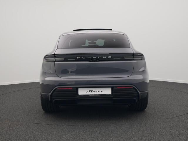 Porsche MACAN 4
