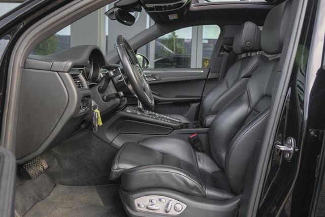 Porsche MACAN 2.0 T 252pk Panoramadak Luchtvering 18-weg Adaptieve Sportstoelen Trekhaak elektrisch 21" LMV