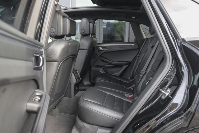 Porsche MACAN 2.0 T 252pk Panoramadak Luchtvering 18-weg Adaptieve Sportstoelen Trekhaak elektrisch 21" LMV