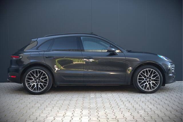 Porsche MACAN 2.0 | Panoramadak | Bose | Luchtvering | PASM | Memory Seats | Camera | Leder Dashboard | Stuurverwarming | Stoelverwarming | Elektrische Achterklep | Navigatie |