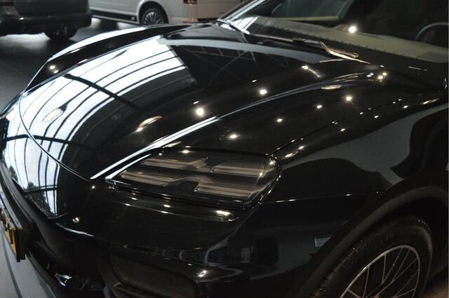 Porsche MACAN 4 100 kWh navi pano cruise camera sport chrono 20 inch !!