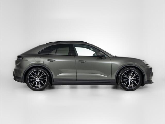 Porsche MACAN 4