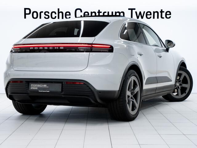 Porsche MACAN 4