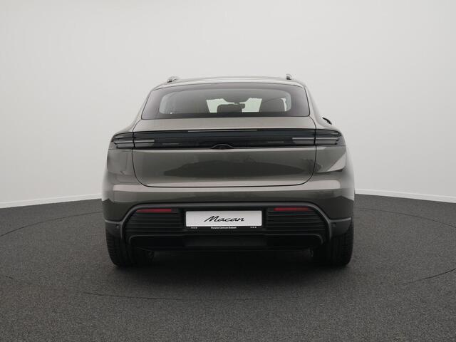 Porsche MACAN 4
