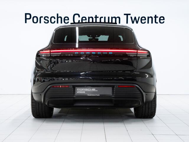 Porsche MACAN 4