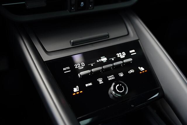 Porsche MACAN 4 100 kWh Panoramadak / Passenger Display / RS Spyder Velgen