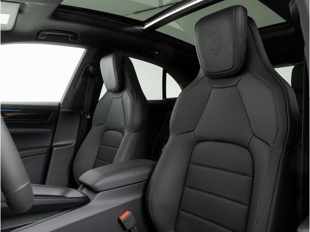 Porsche MACAN 4