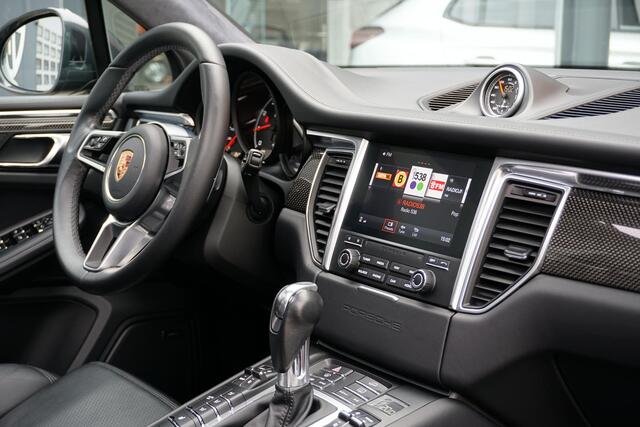 Porsche MACAN 3.6 Turbo *NL AUTO / PORSCHE ONDERHOUDEN* + CARBON / PANO / SPORT CHRONO
