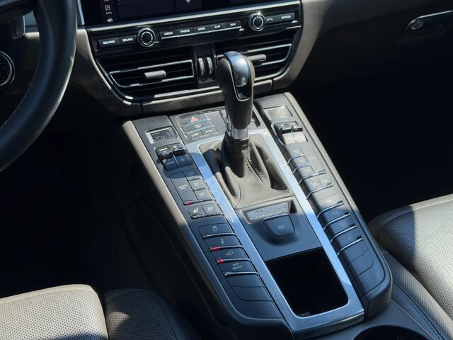 Porsche MACAN 2.0, Facelift, Sport Chrono, Luchtvering, Pano, BOSE, Sportuitlaat, Carplay