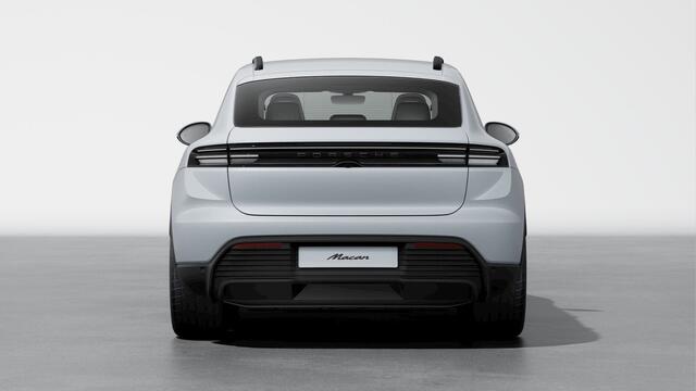 Porsche MACAN 4