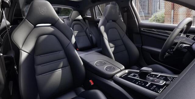 Porsche PANAMERA Sport Turismo 4 E-Hybrid Platinum Edition