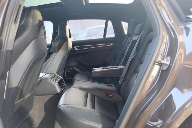 Porsche PANAMERA Sport Turismo 4.0 V8 Turbo S 700pk E-Hybrid Panoramadak Keramisch Luchtvering 4-wielsturing NLauto 1e eigenaar!