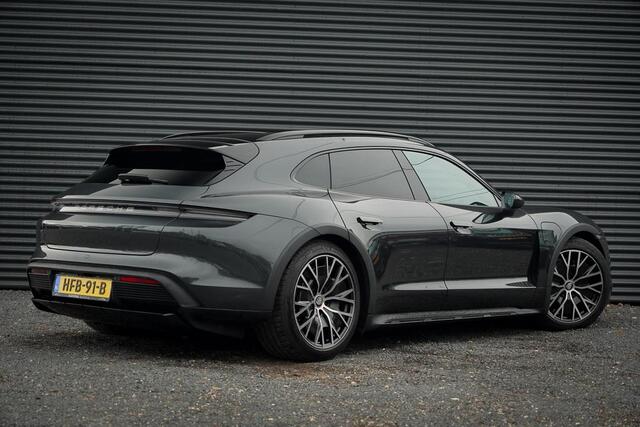Porsche Taycan Cross Turismo 4 93 kWh / Dual Screen / Pano / Sportstoelen / Warmtepomp