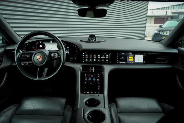 Porsche Taycan Cross Turismo 4 93 kWh / Dual Screen / Pano / Sportstoelen / Warmtepomp