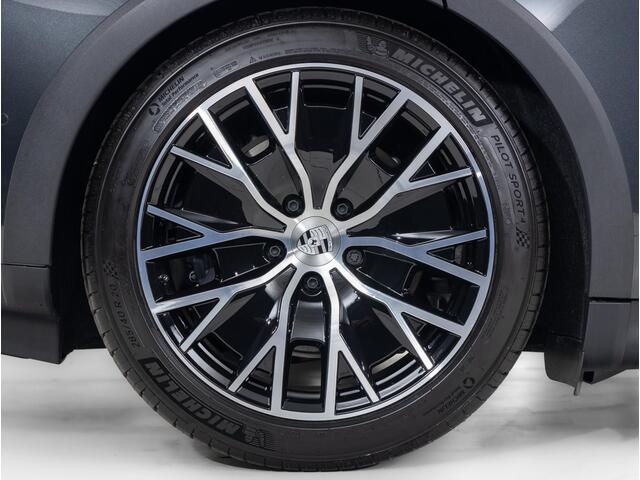 Porsche Taycan 4 Cross Turismo