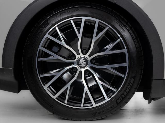 Porsche Taycan 4 Cross Turismo