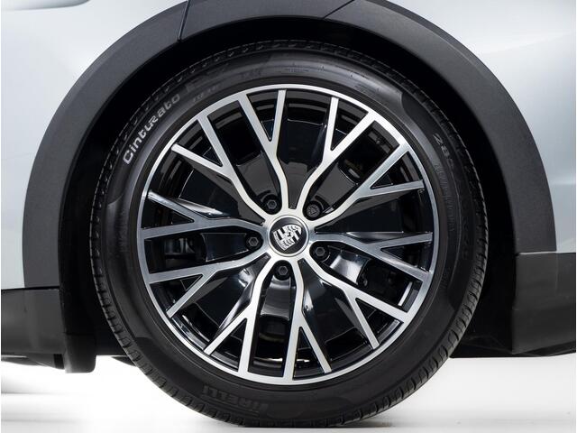 Porsche Taycan 4 Cross Turismo