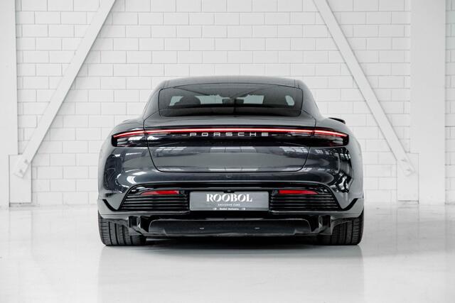 Porsche Taycan Turbo S l Sport Design Carbon l Burmester