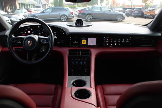 Porsche Taycan Cross Turismo 4 93 kWh / Panoramadak / 360Camera / Passenger Display / Sportdesign + Chrono / 21'' / Bose / Luchtvering / Keyless / Stuur+Stoelverwarming / Dodehoek / DAB / ACC