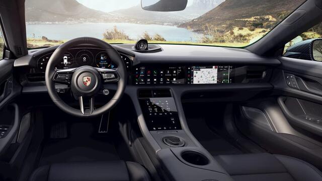 Porsche Taycan Turbo S Cross Turismo