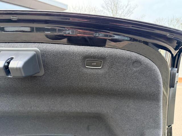 Porsche Taycan Performance 84 kWh VAN: 68.900,- VOOR: 64.440,- UW EINDEJAARSVOORDEEL: 4.460,- EURO | ADAPT. CRUISE | DODE HOEK HERKENNING | SPORTCHRONO | HEAD UP | WARMTEPOMP | DIRECT LEVERBAAR NET PORSCHE ONDERHOUD GEHAD |