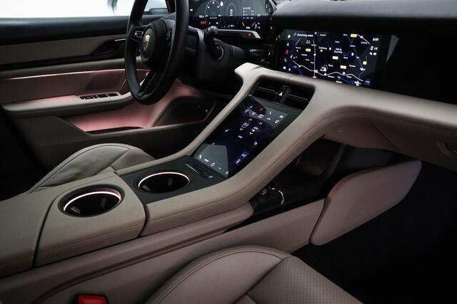 Porsche Taycan Cross Turismo 4S 93 kWh | PANORAMADAK | STOELVERWARMING | GEHEUGEN / PARKEER- PACK | BOSE DAB | APPLE | CAMERA