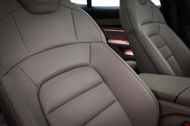 Porsche Taycan Cross Turismo 4S 93 kWh | PANORAMADAK | STOELVERWARMING | GEHEUGEN / PARKEER- PACK | BOSE DAB | APPLE | CAMERA