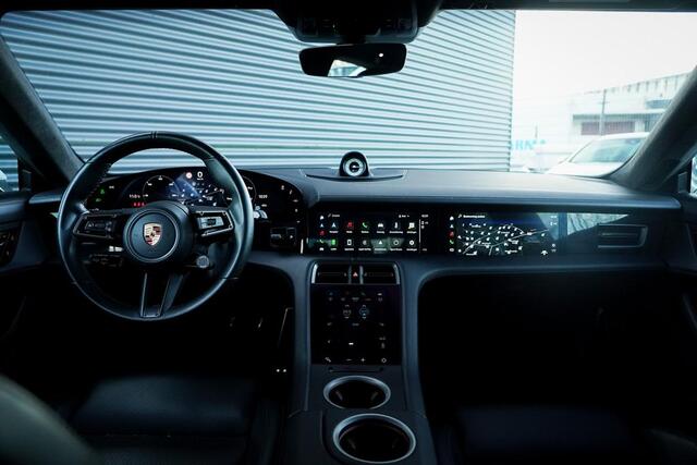 Porsche Taycan Turbo 93 kWh / 4Wiel Sturing / Pano / Passenger Display / Coated Brakes / Incl BTW