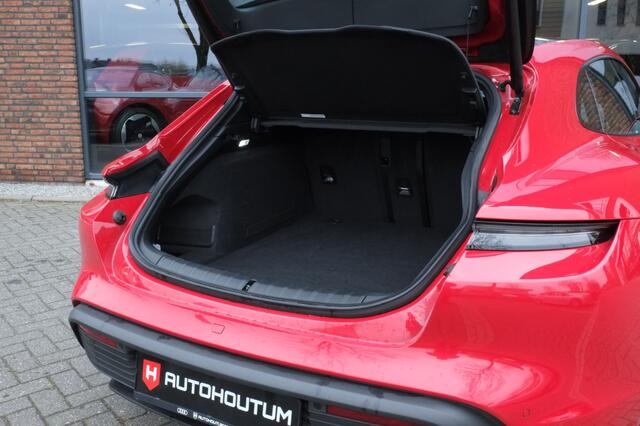 Porsche Taycan Sport Turismo Panoramadak, Sport Chrono, Adaptive cruisecontrol