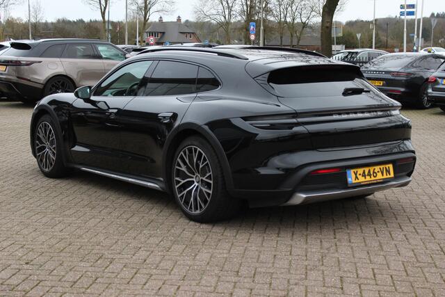 Porsche Taycan Cross Turismo 4 93 kWh / Panoramadak / Camera / Passenger Display / Nachtzicht / 20'' / Bose / Stuur+Stoelverwarming / DAB / Cruise Control