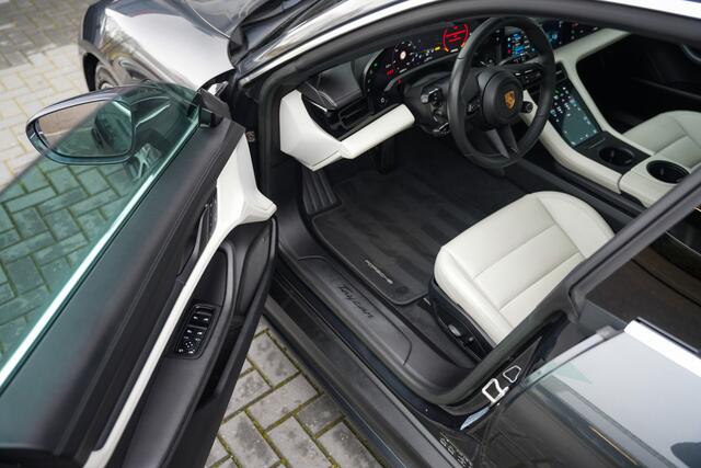 Porsche Taycan 79 kWh Sport-Chrono 327 pk / Marge-Auto/ NL-Auto/ Dealer.Ond/ Passenger-Display/ Lucht-Vering/ Sport-Stoelen/ Stoel.Verw. 20'' LMV