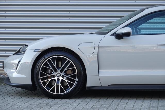 Porsche Taycan 93 kWh Performance Accu Plus | Approved | Pano | Warmtepomp | Luchtvering |