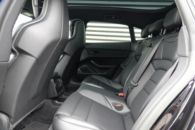 Porsche Taycan Sport Turismo 93 kWh Sport Chrono | Pano | Memory | ACC | Lift | Luchtv. | 360 |