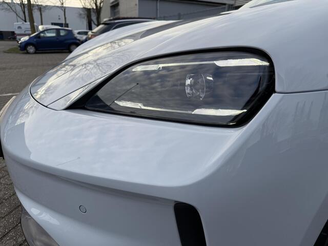 Porsche Taycan Sport Turismo Black Edition 105 kWh Pano l Massage l bijrijders scherm