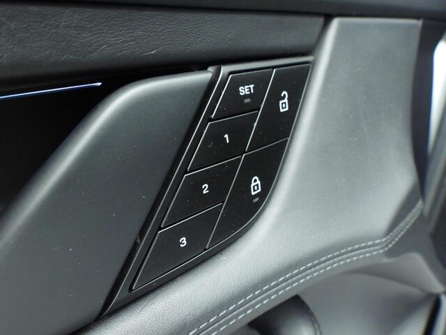 Porsche Taycan Cross Turismo 4S 93 kWh SoH 95,5% | Luchtvering | Pano | Sport Chrono | Dual View | 21" RS Spyder