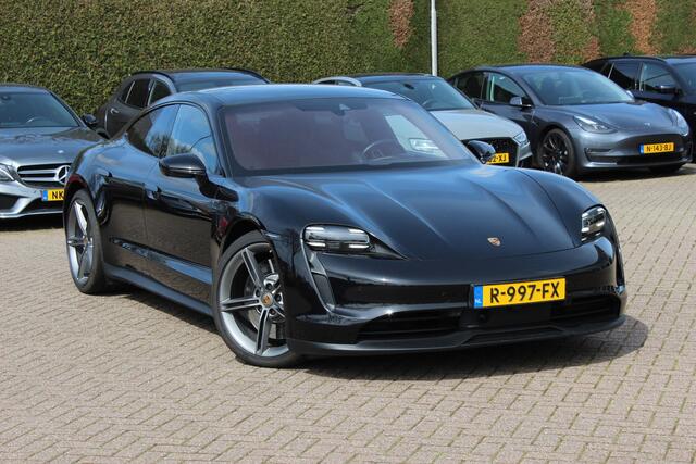 Porsche Taycan Performance 84 kWh / Panoramadak / 360Camera / Luchtvering / Sportchrono / 21'' / Bose / Keyless / Adaptieve Stoelen / Stuur+Stoelverwarming / Dodehoek / DAB / ACC