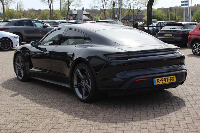 Porsche Taycan Performance 84 kWh / Panoramadak / 360Camera / Luchtvering / Sportchrono / 21'' / Bose / Keyless / Adaptieve Stoelen / Stuur+Stoelverwarming / Dodehoek / DAB / ACC