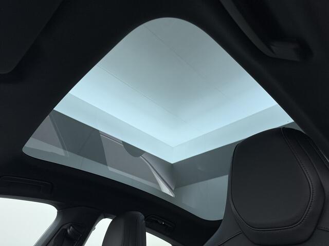 Porsche Taycan Panoramadak Sport chrono pakket Adaptieve luchtvering Bose®-Audio Apple Carplay Android Auto Navi Ecc Camera Pdc Comfortstoelen Stoelverwarming Elek.Achterklep Lmv Led Elek.Stoelen DAB Lane Change Assist ParkAssistent SOH 90% 1e Eigenaar Origineel Nederla