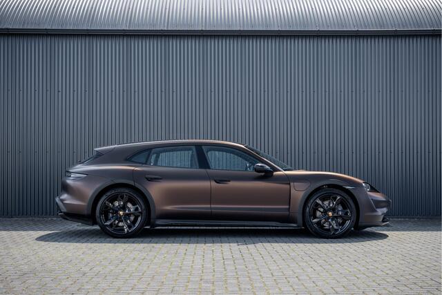 Porsche Taycan Cross Turismo 4 | 93kWh | SOH 91% | Luchtvering | Panoramdak