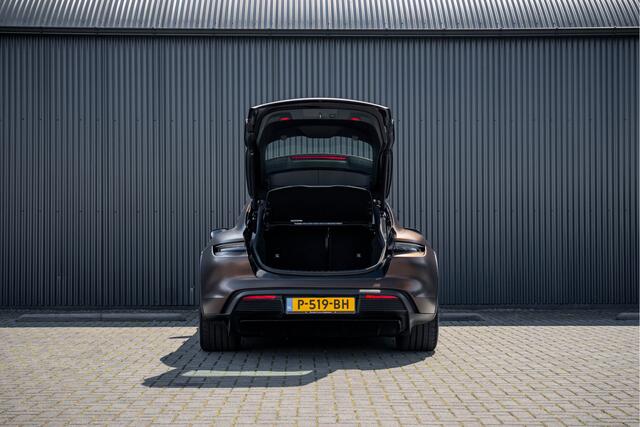 Porsche Taycan Cross Turismo 4 | 93kWh | SOH 91% | Luchtvering | Panoramdak